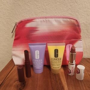 Clinique 5 Piece Set, Makeup Bag, Lipstick, Moisturizer, Face Wash